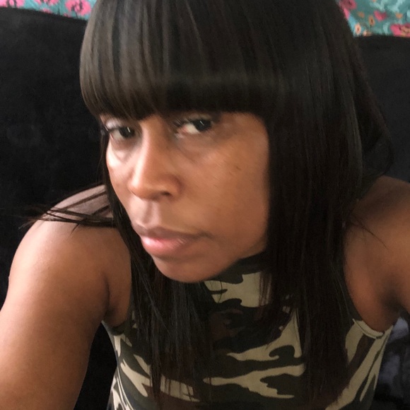 Meet your Posher, Felicia - Picture 1 of 1